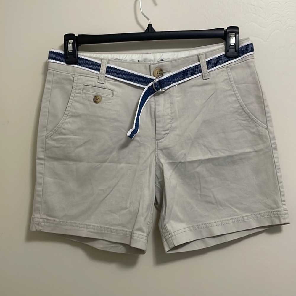 Dockers khaki shorts size 6 with D Ring Belt